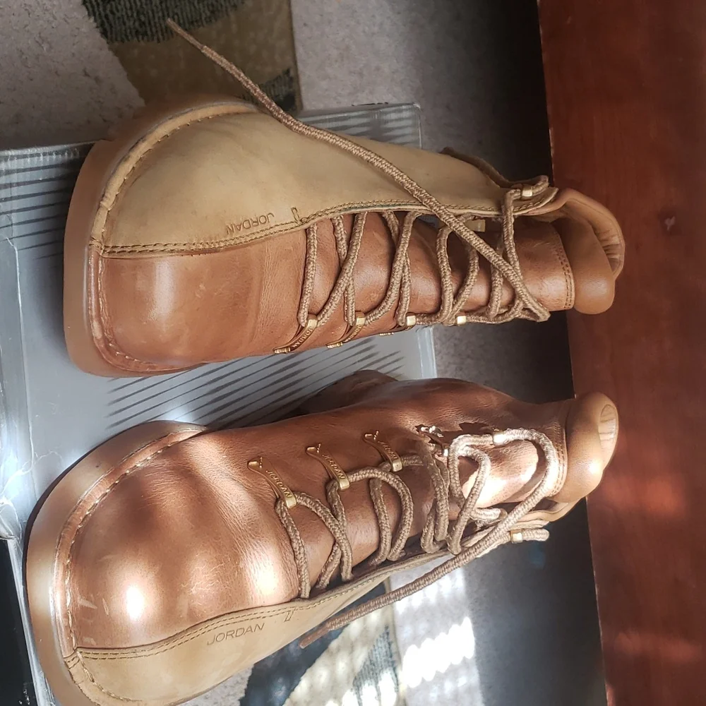 Men's Shoes - Picture 2 of 4